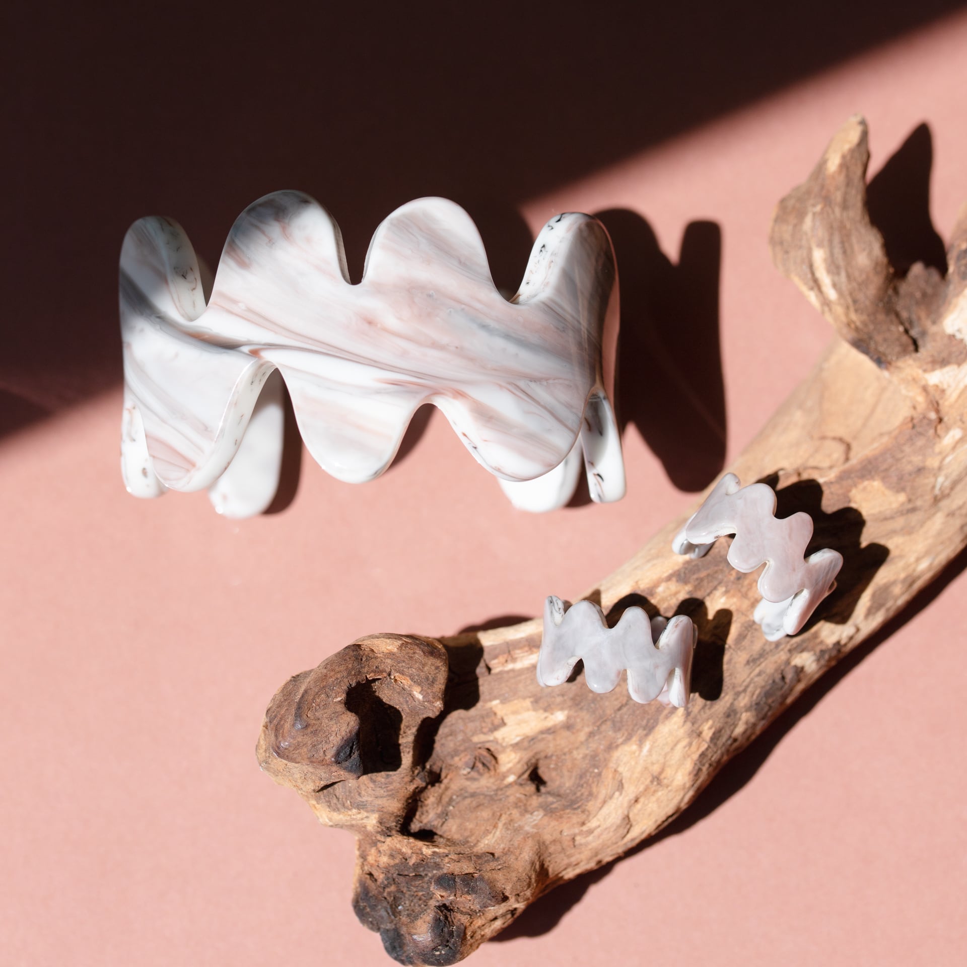 写真はめ込み 花柄デザインの金属製リング 【公式通販】