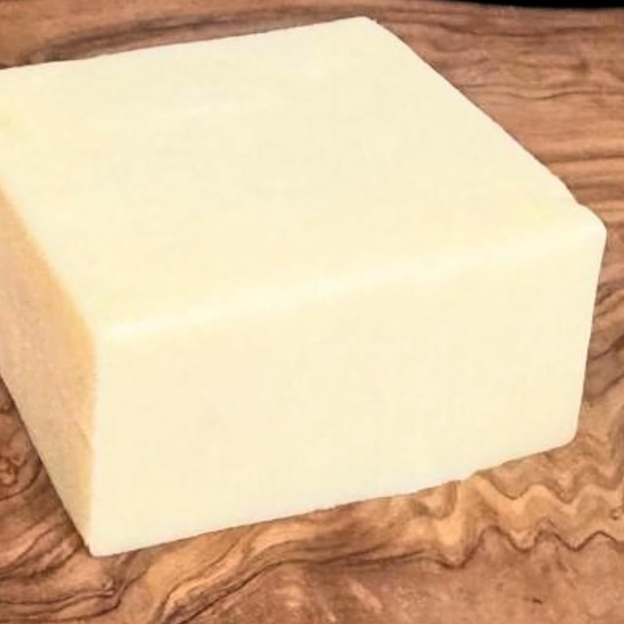 アメリカ産 グラスフェッド 低脂肪モッツァレラチーズ スライス（約4mm）1kg 無添加・セルロース不使用｜業務用・大容量 切りたて 溶けるチーズ ピザ・グラタン用 USA Grassfed Low Fat Mozzarella Cheese Sliced (4mm) 1kg – Additive-Free & Cellulose-Free