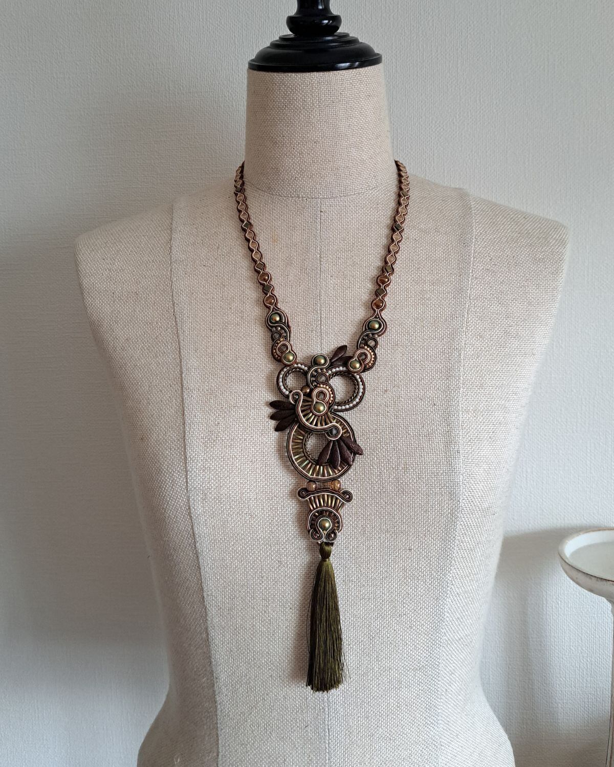 Soutache Statement Necklace -Green silk tassel | soutache d'UDOU