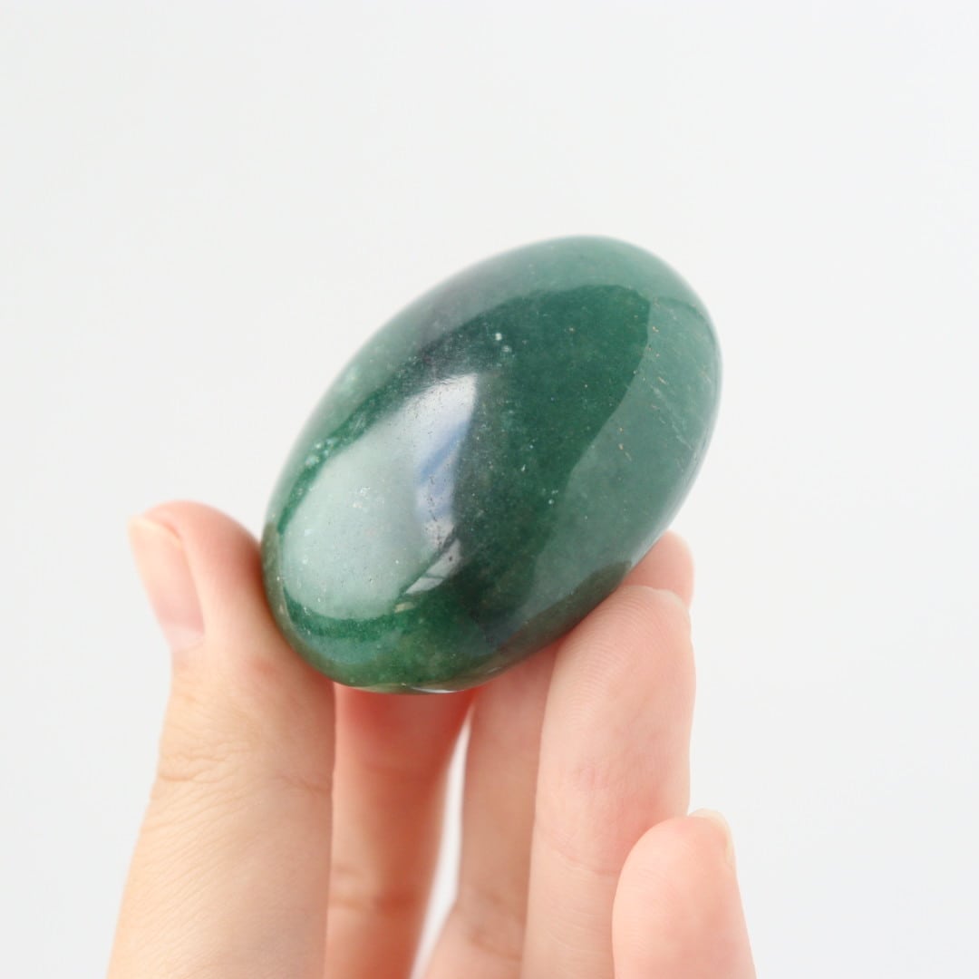 グリーンストロベリークォーツの握り石 | 木霊石 KODAMA-ishi