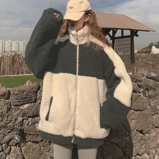 ハイネック ボアブルゾン Esica | TikTok ESICA ハイネックボア