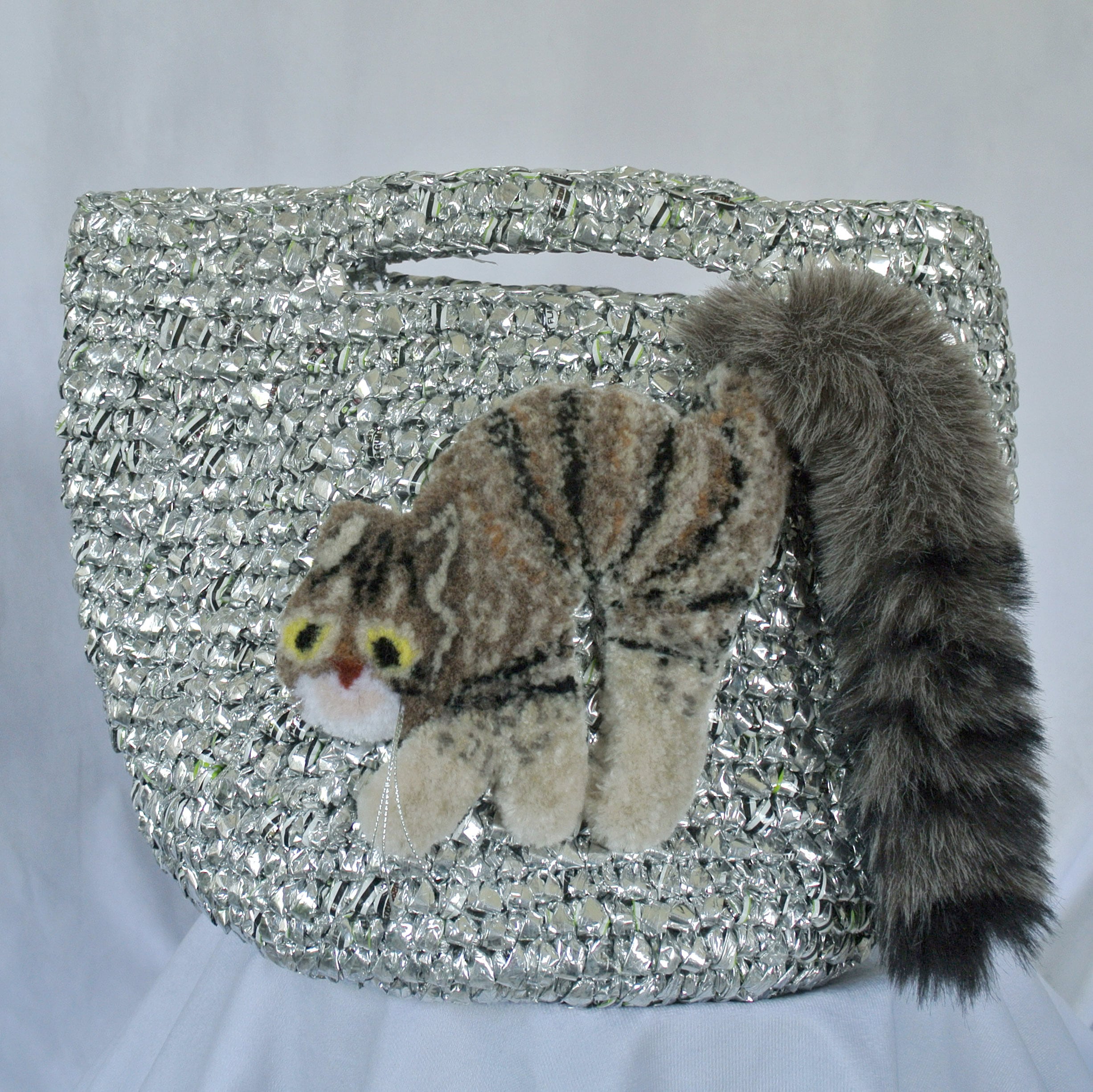 CAT IN DA HOUSE! ON LINE STORE
