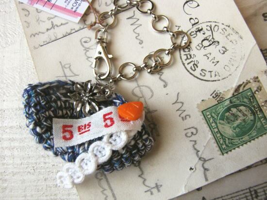 マルシェバッグのバッグチャーム＊引き揃え糸・ニット ブルー/*LIMO