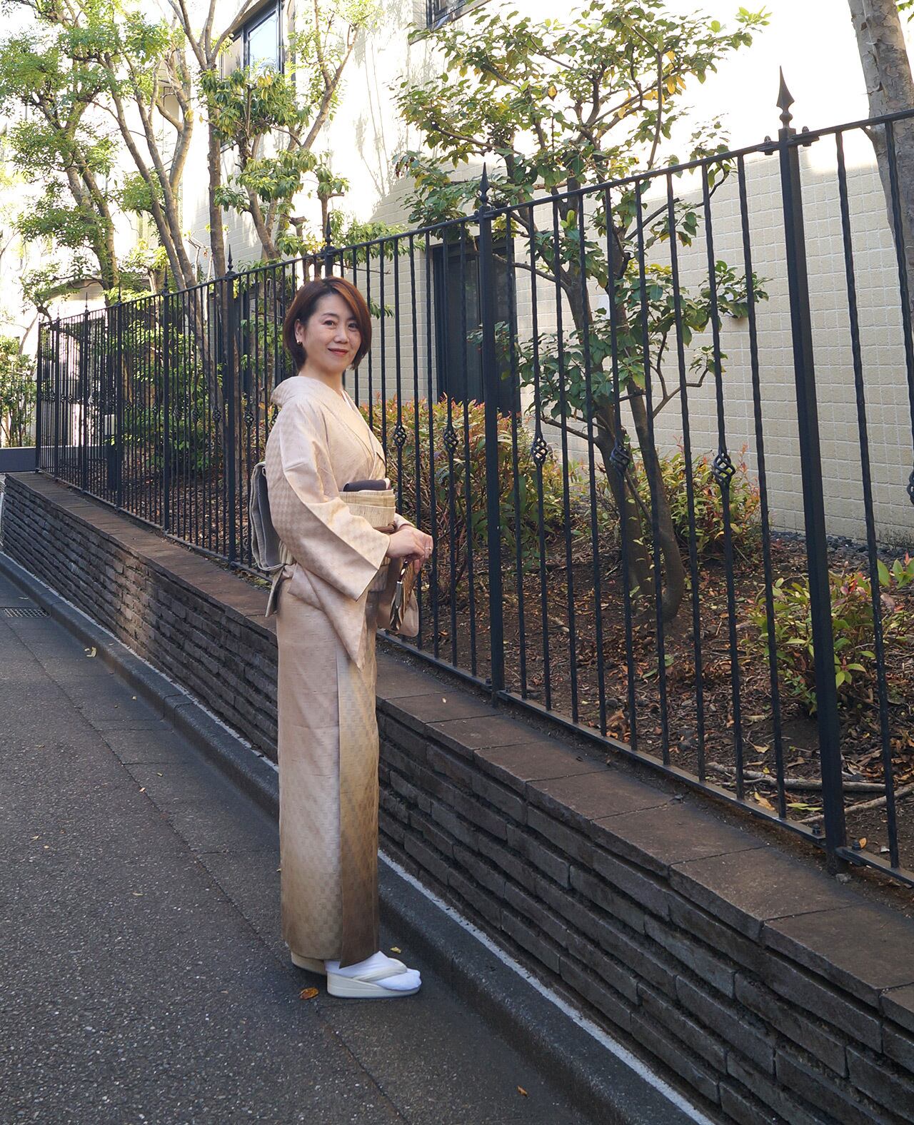 【袷】肌色 市松地紋裾暈かし ぜんまい紬 附下げ