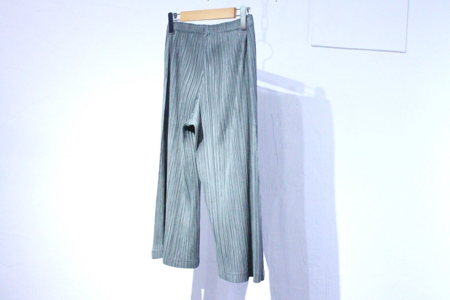 PLEATS PLEASE 7分　パンツ プリーツプリーズ 七分丈パンツ イッセイミヤケ プリーツプリーズ