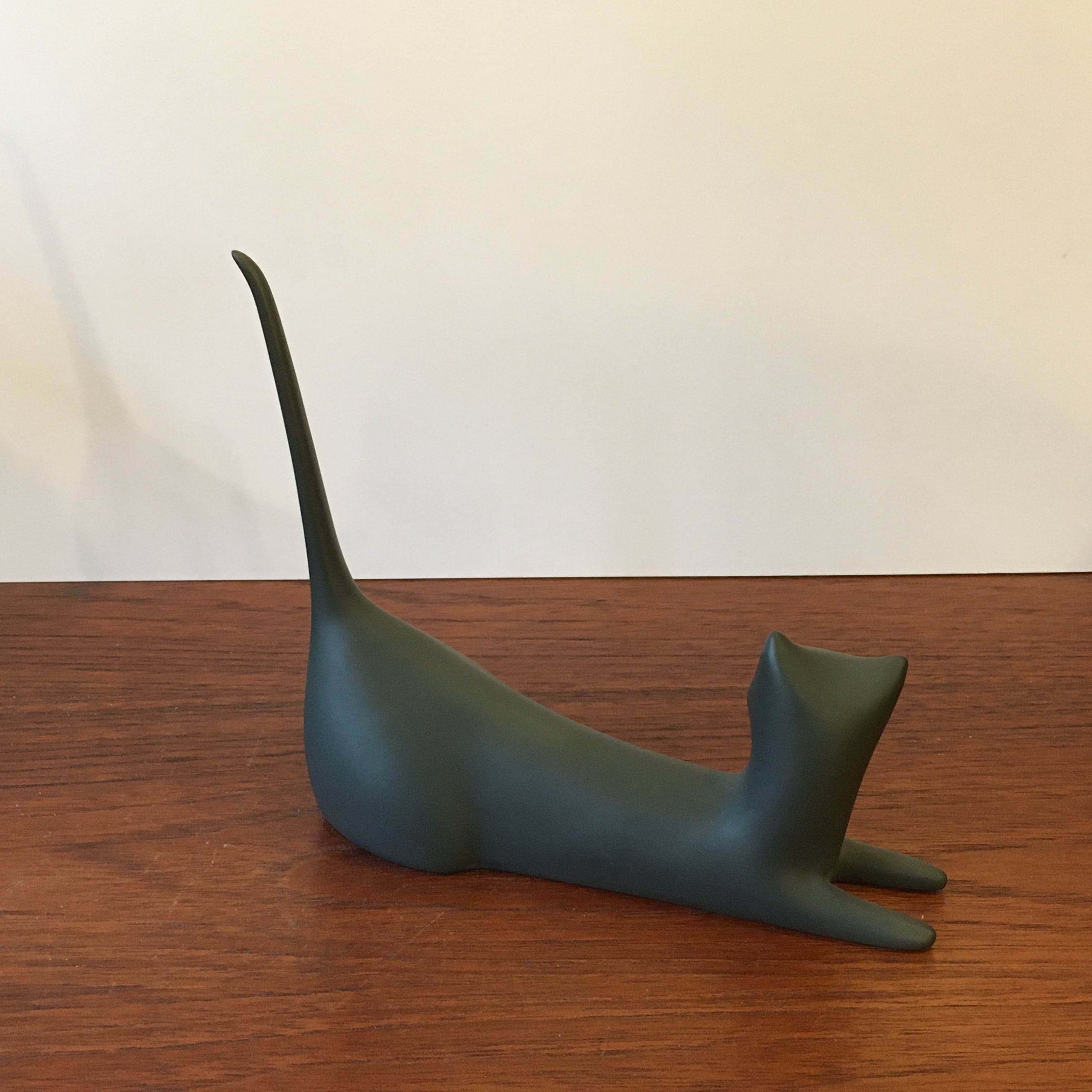 ヴィンテージ チェコ スロバキア Royal Dux 磁器製 猫のオブジェ 