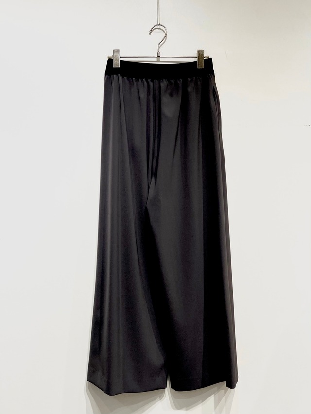 HiROMITHiSTLE　センターピンタックフレアーパンツ