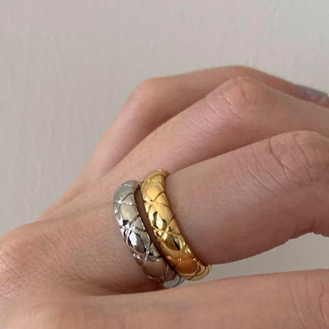 Quilted Texture Wide Ring 2litr06184