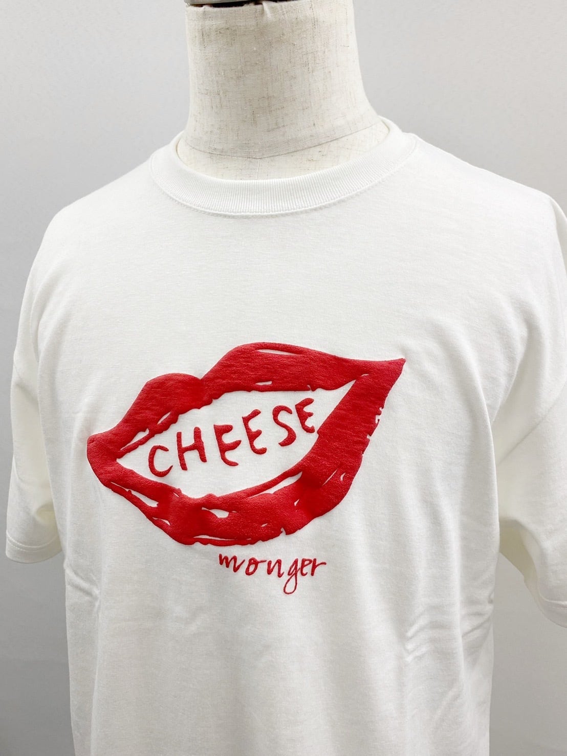 プックリくちびるTシャツ | CHEESE-monger
