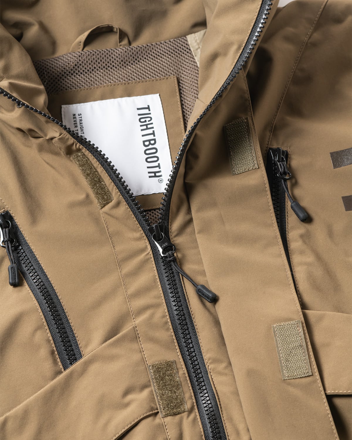TIGHTBOOTH / HOODED TACTICAL JACKET / KHAKI | LATITUDE TIGHTBOOTH / HOODED TACTICAL JACKET / KHAKI | LATITUDE