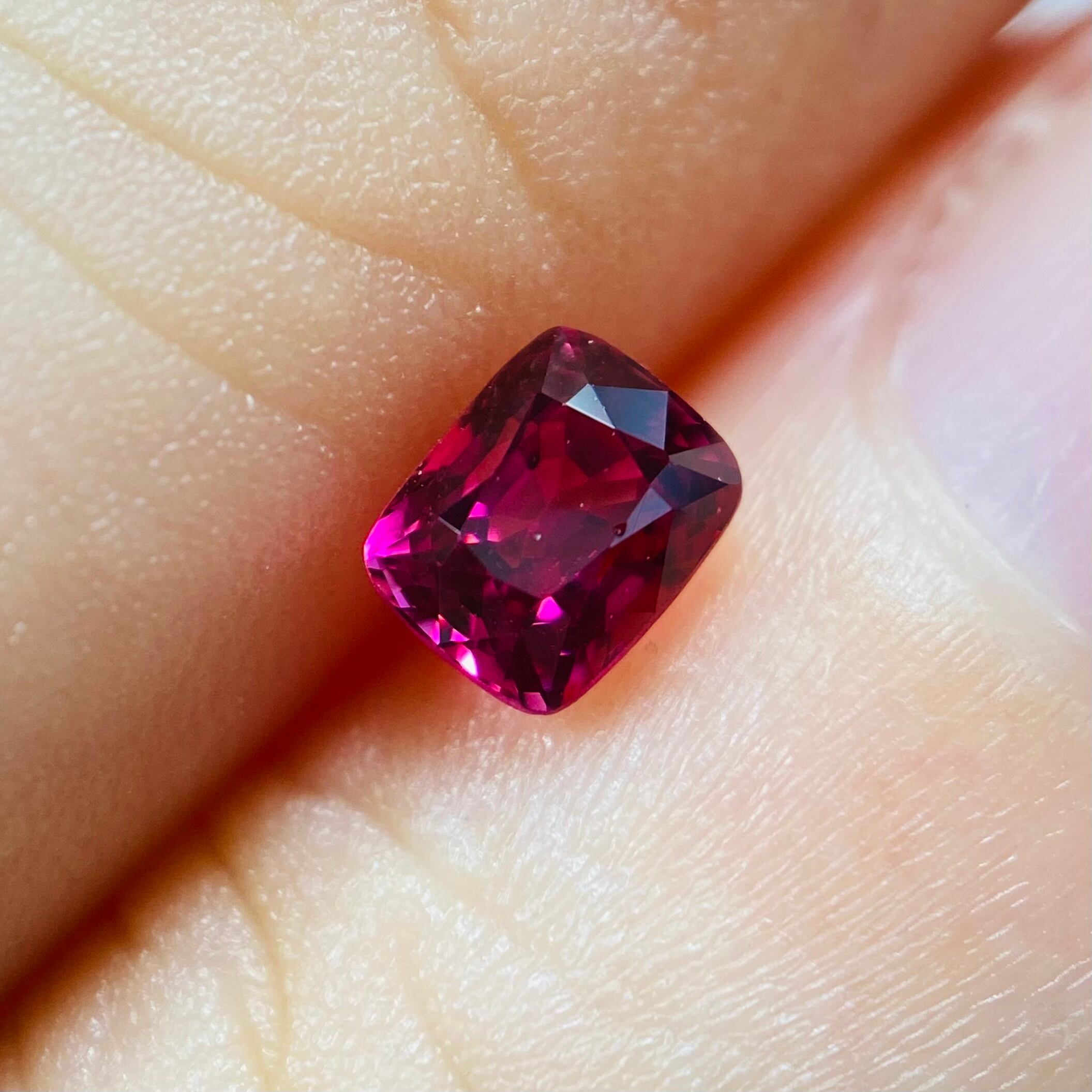 ワインレッドな情熱スピネル