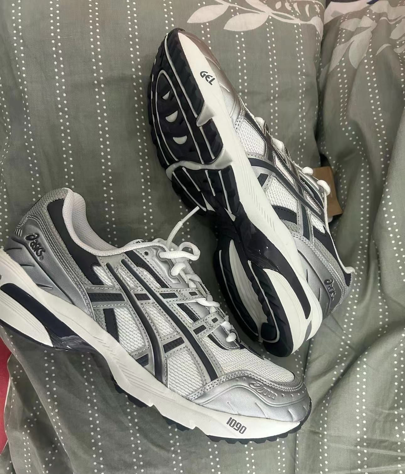 日本未発売 Asics Gel-1090 White SILVER アシックス ゲル1090 日本未発売 Asics Gel-1090 White SILVER アシックス ゲル1090