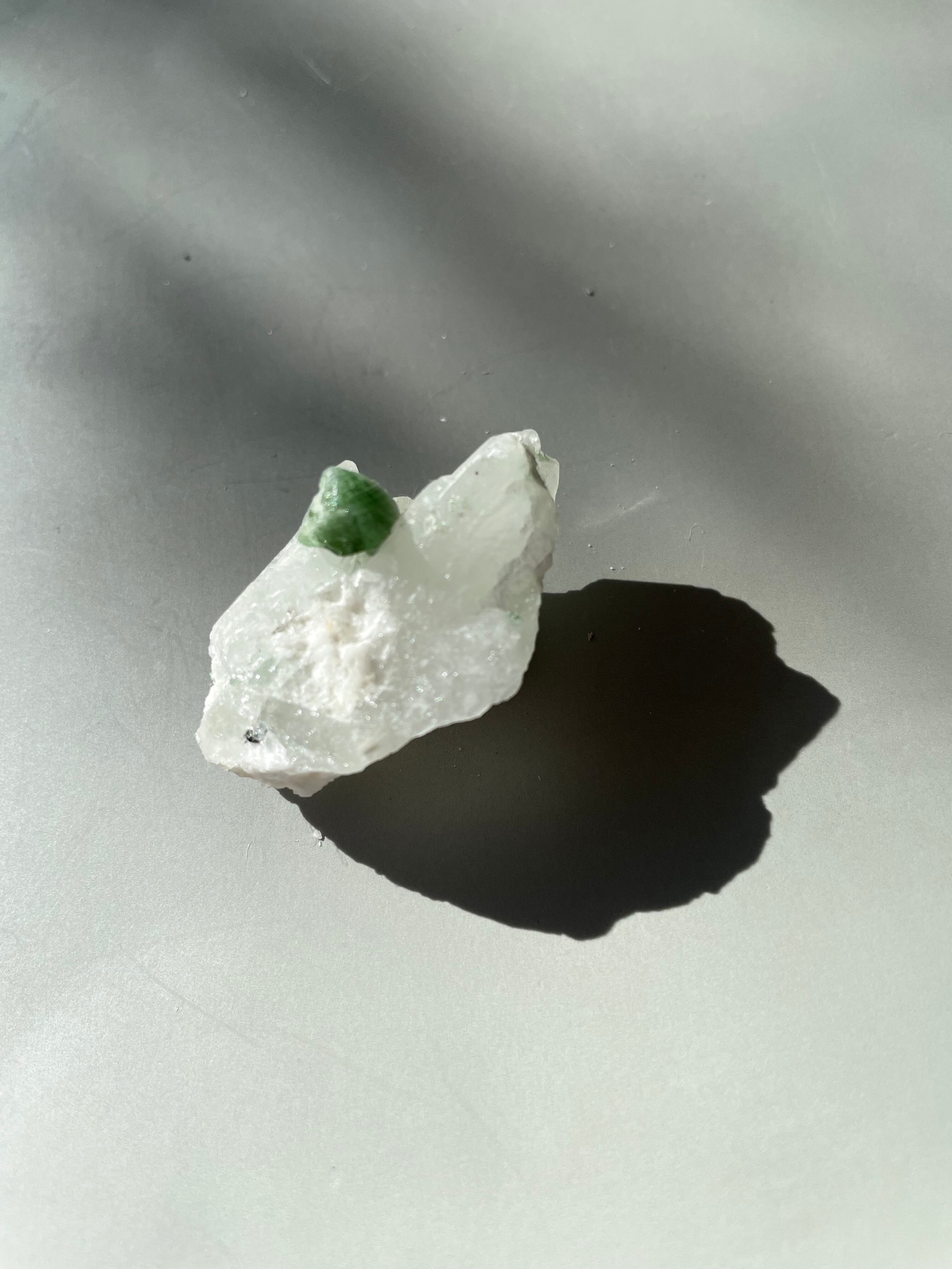 パキスタン　ギルギット　スカルドゥ産　グリーントルマリンインクォーツ