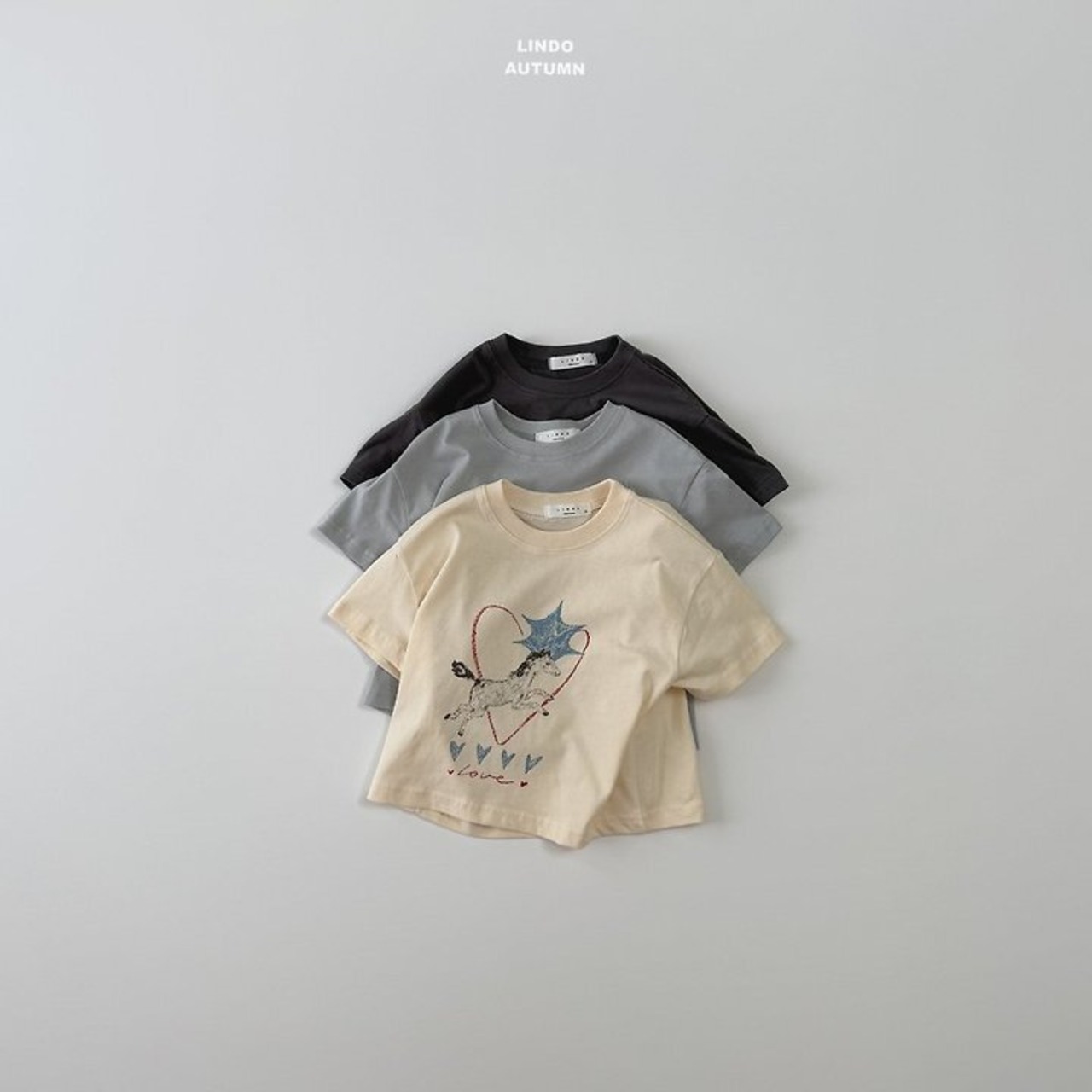 韓国子供服 / LINDO / スケッチ 半袖Tシャツ / 秋服 *XS~XL*