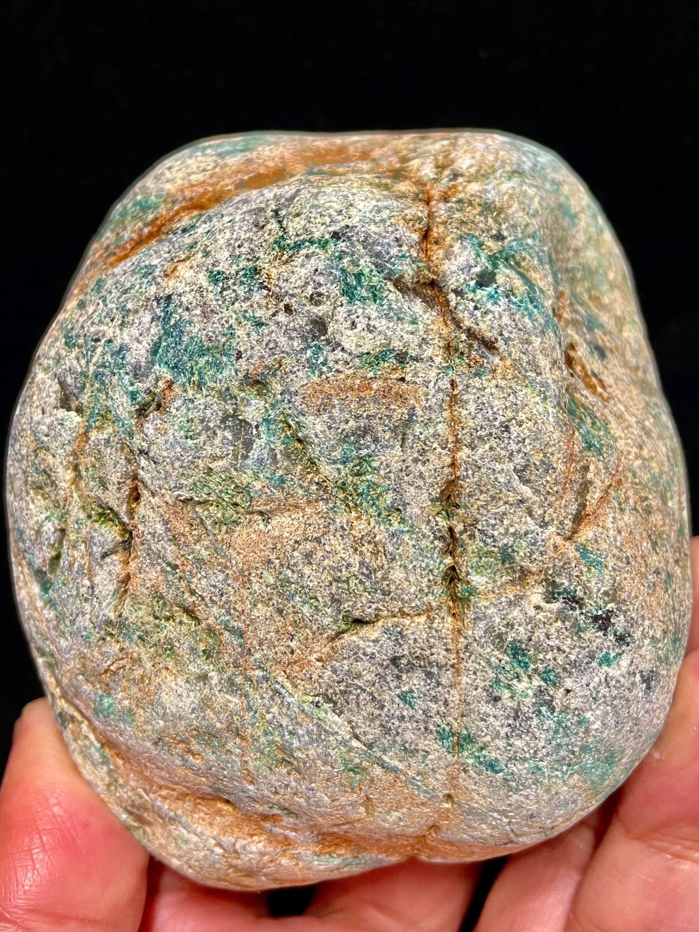 2) 日本人の「心」に寄り添う御守り!深遠なる錬金術「糸魚川リストベナイト」きつね石・特大