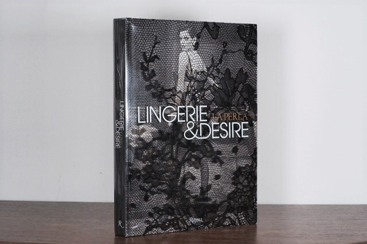 【VF167】La Perla: Lingerie and Desire/visual book | KITAZAWA BOOKSTORE