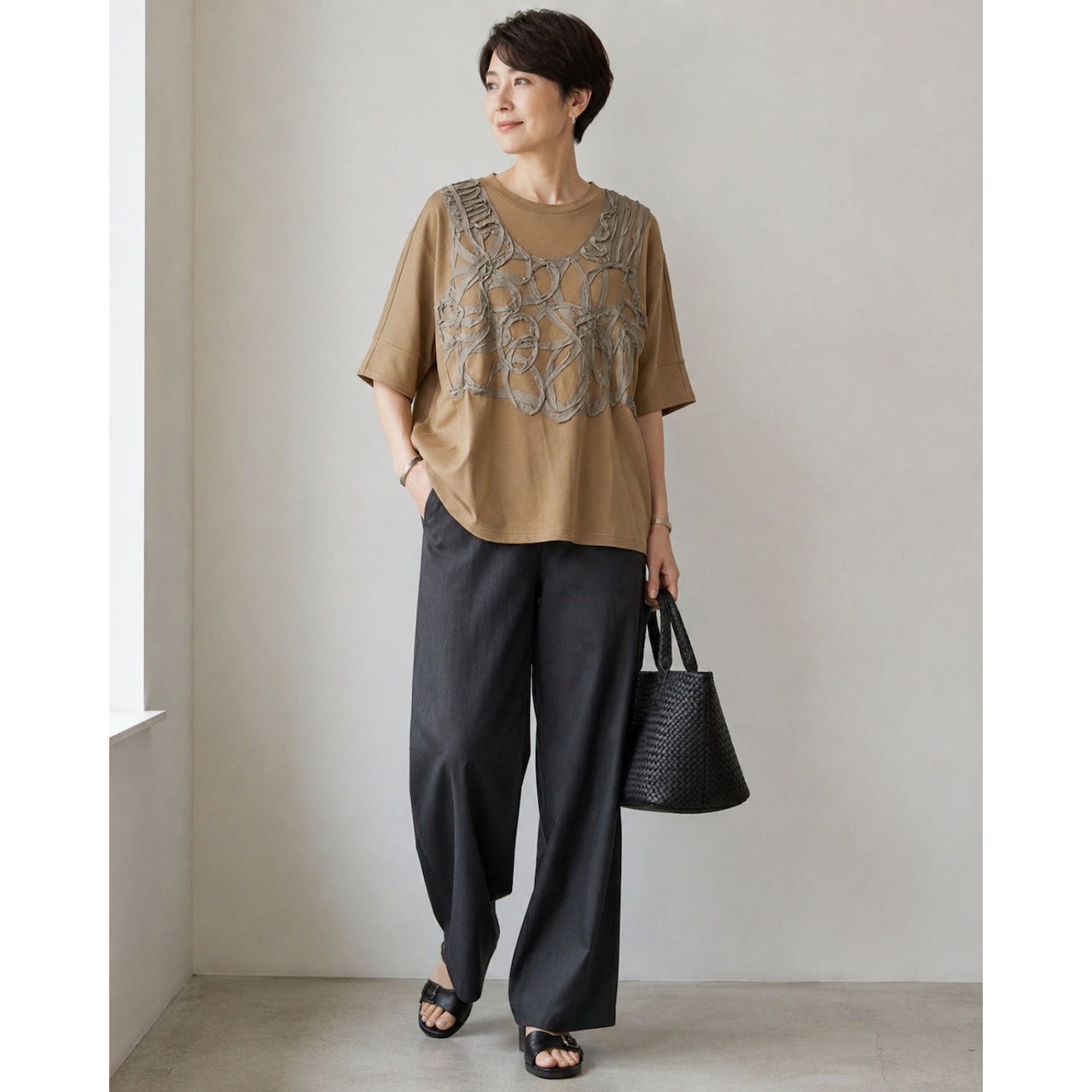 【最新作】テープカット刺繍オーバーサイズTシャツ【262-3251】Tape-cut embroidered oversized T-shirt