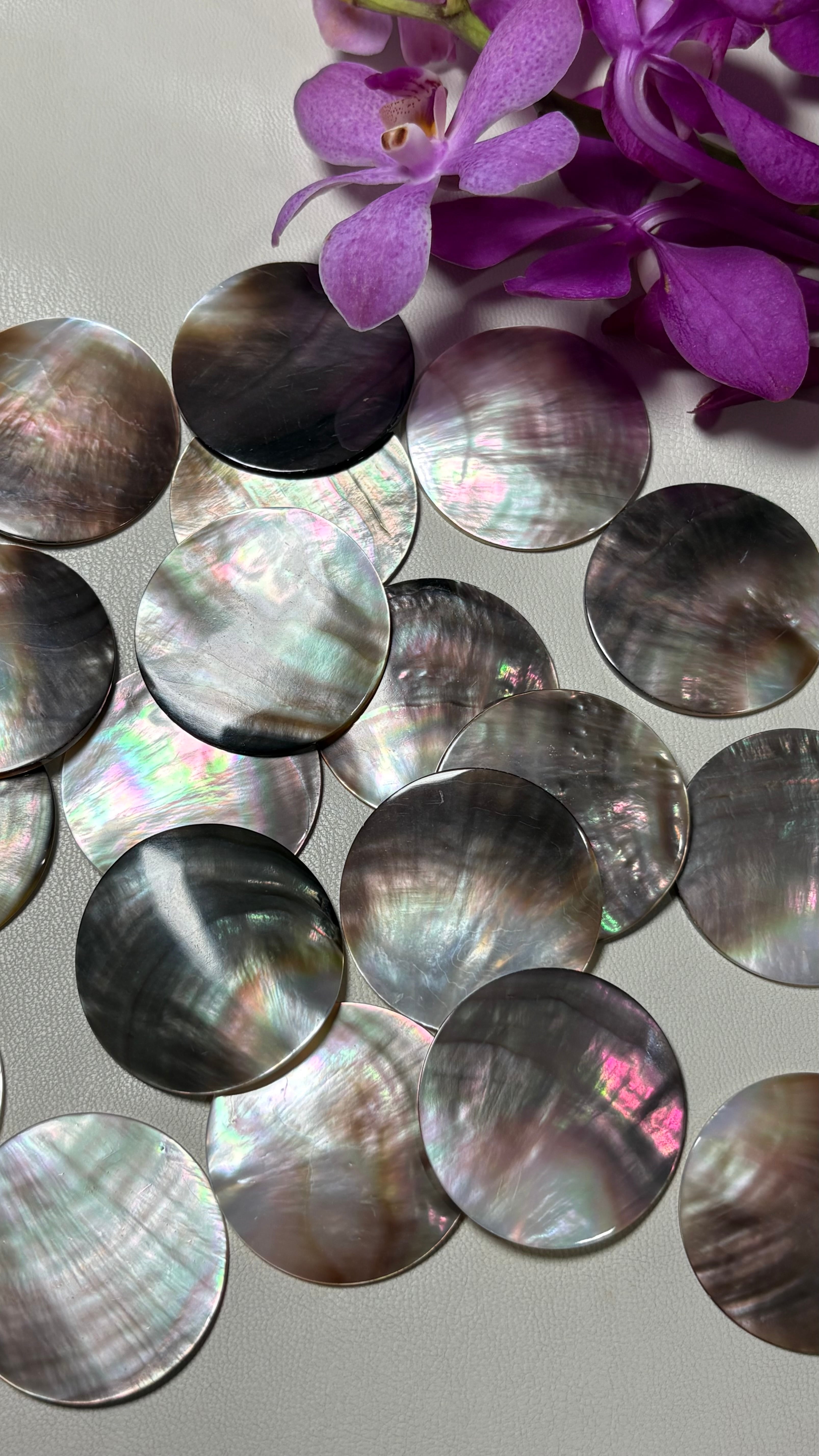 Black Mother of Pearl Round Flat Cabochon 10pcs / 黒蝶貝 ラウンド フラットカボション(穴なし)