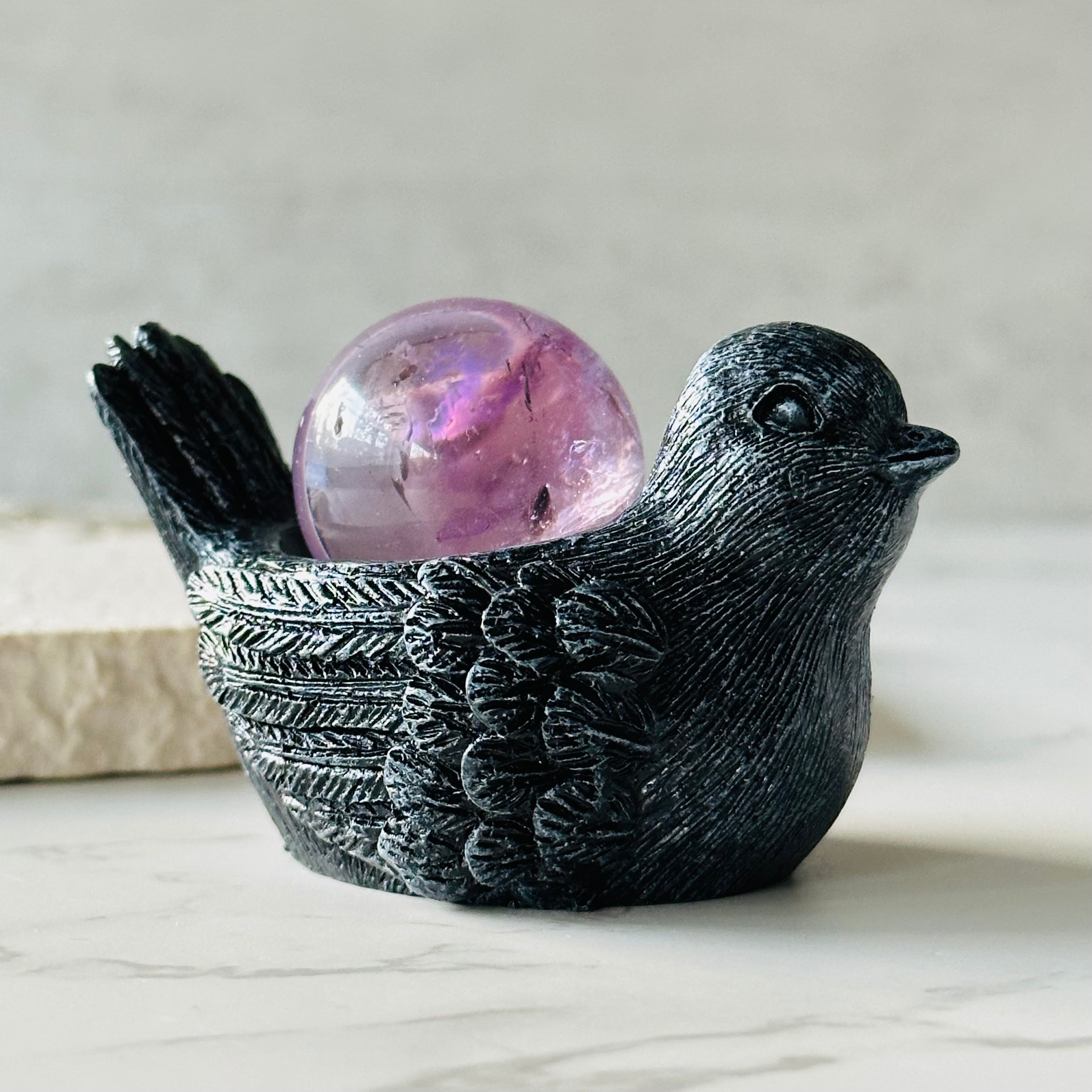 天然石スフィア台｜可愛い鳥モチーフインテリア台座（ホワイト