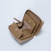 E R A. BUBBLE CALF ROUND PALM WALLET  L002