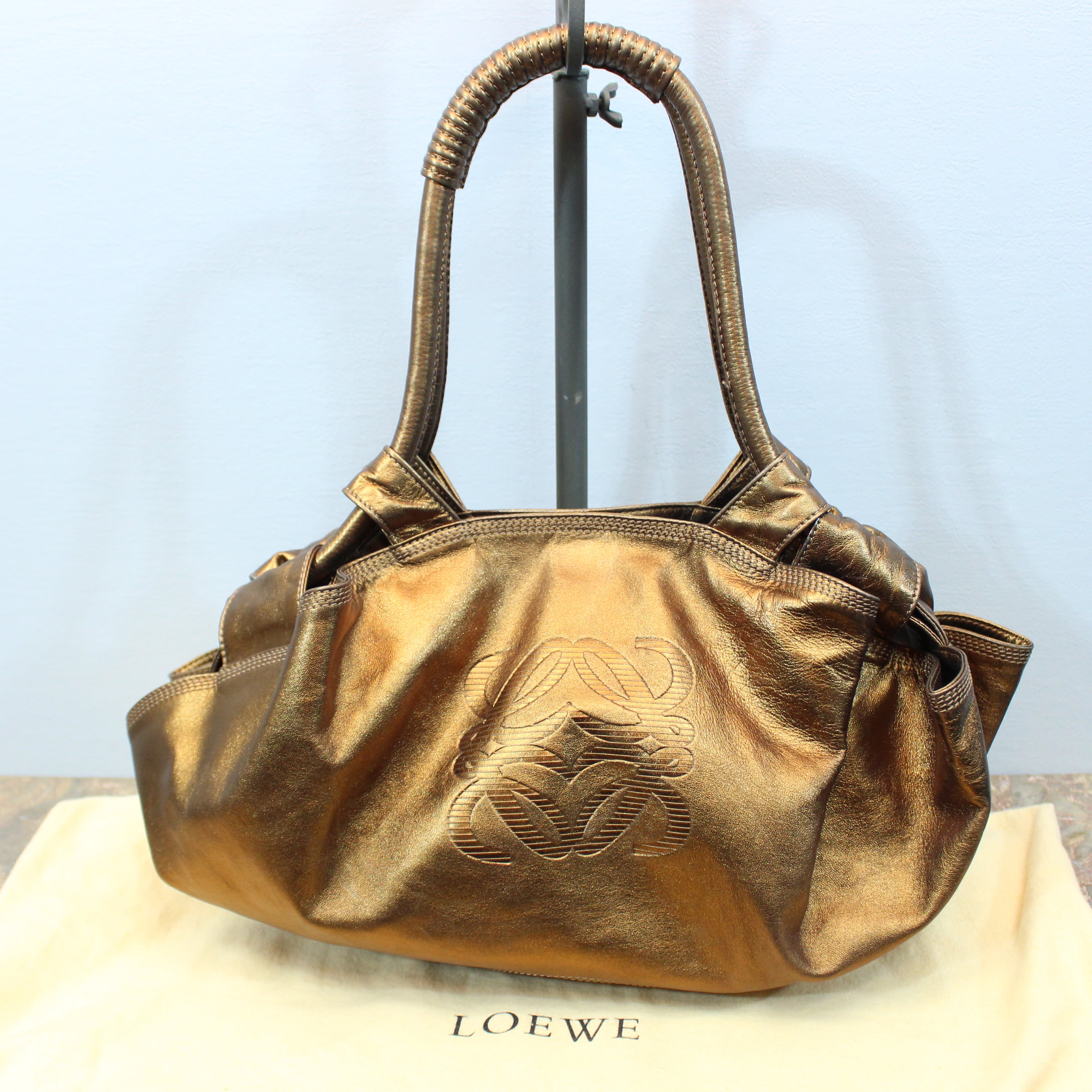 2000000027999 LOEWE NAPPA AIRE ANAGRAM PATTERNED EMBOSSED LEATHER ...