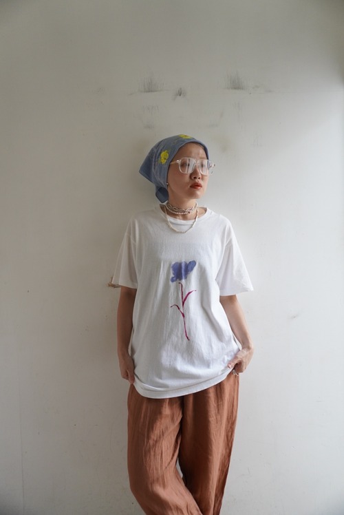(L/blue) Vintage Flower Tee Hand Painting By Megan