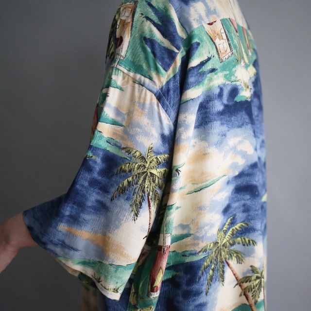 deep blue cocktail and botanical pattern loose h/s shirt