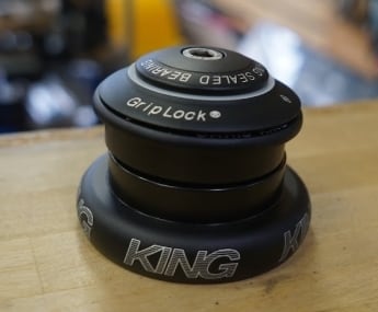 CHRIS KING Headset No Thread Set 1-1/8 TwoTone Black Punch