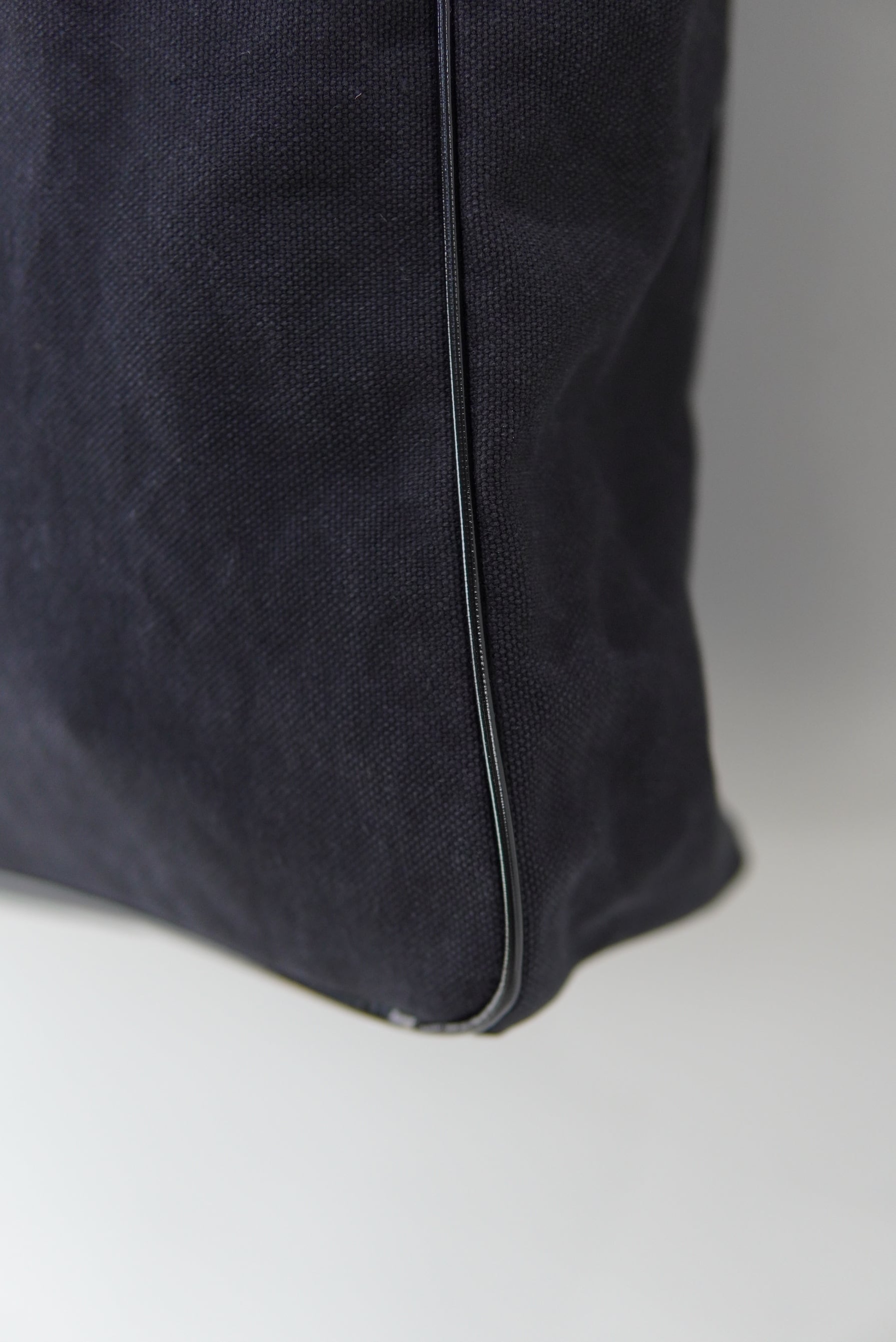 MASU / EXPLORER TOTE BAG / BLACK | POETRY