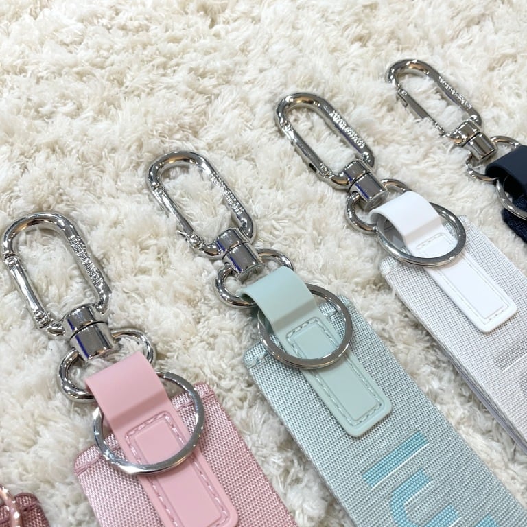 lululemon】ルルレモン Never Lost Keychain カラビナ付き キー