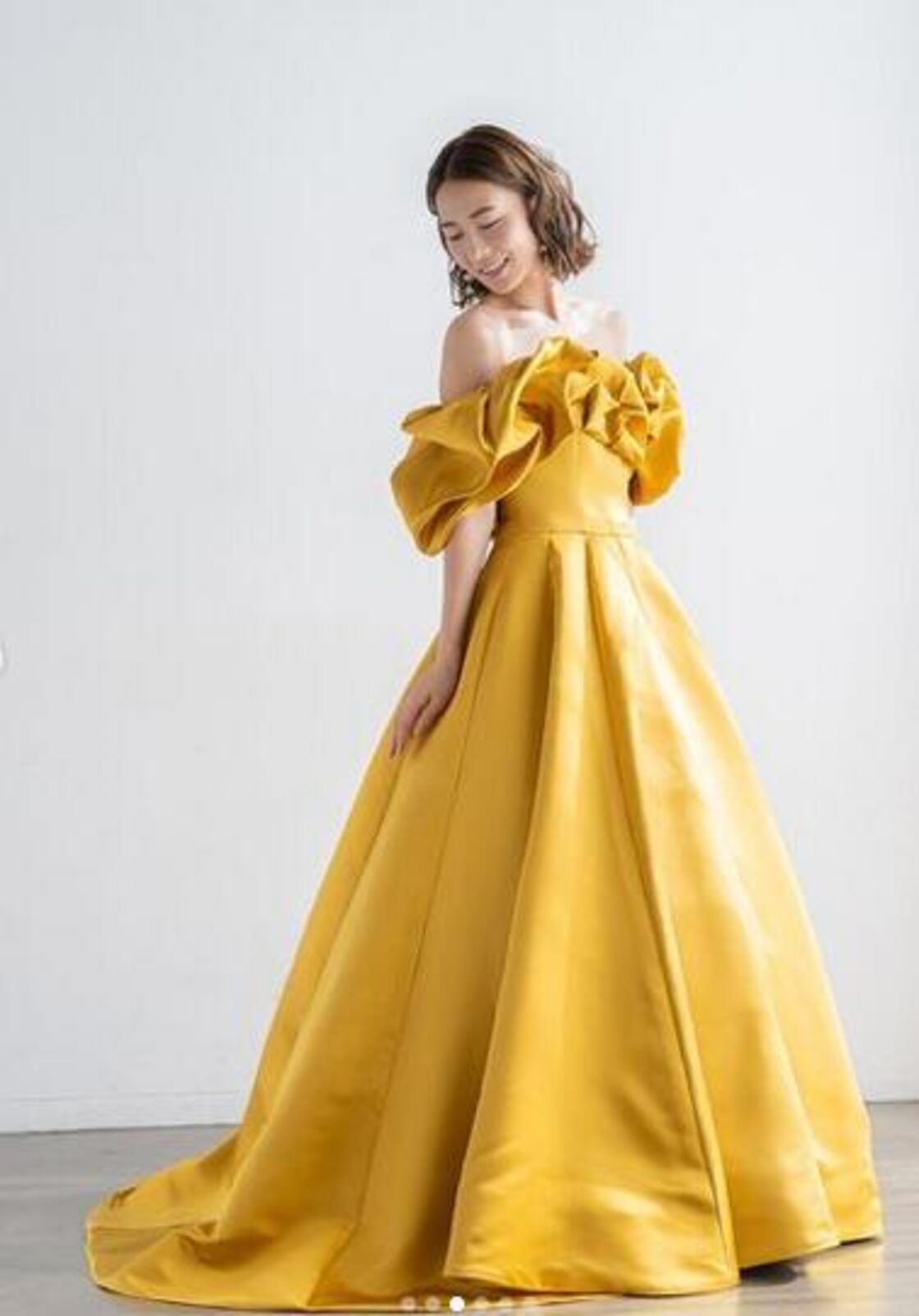 高品質！カラードレス イエロー/黄色い オフショルダー オーダードレス  