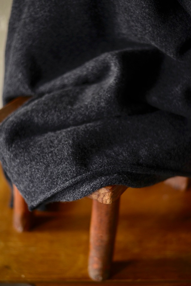 Nikki ESSENTIAL PIECES / Yak felted sweat shirt