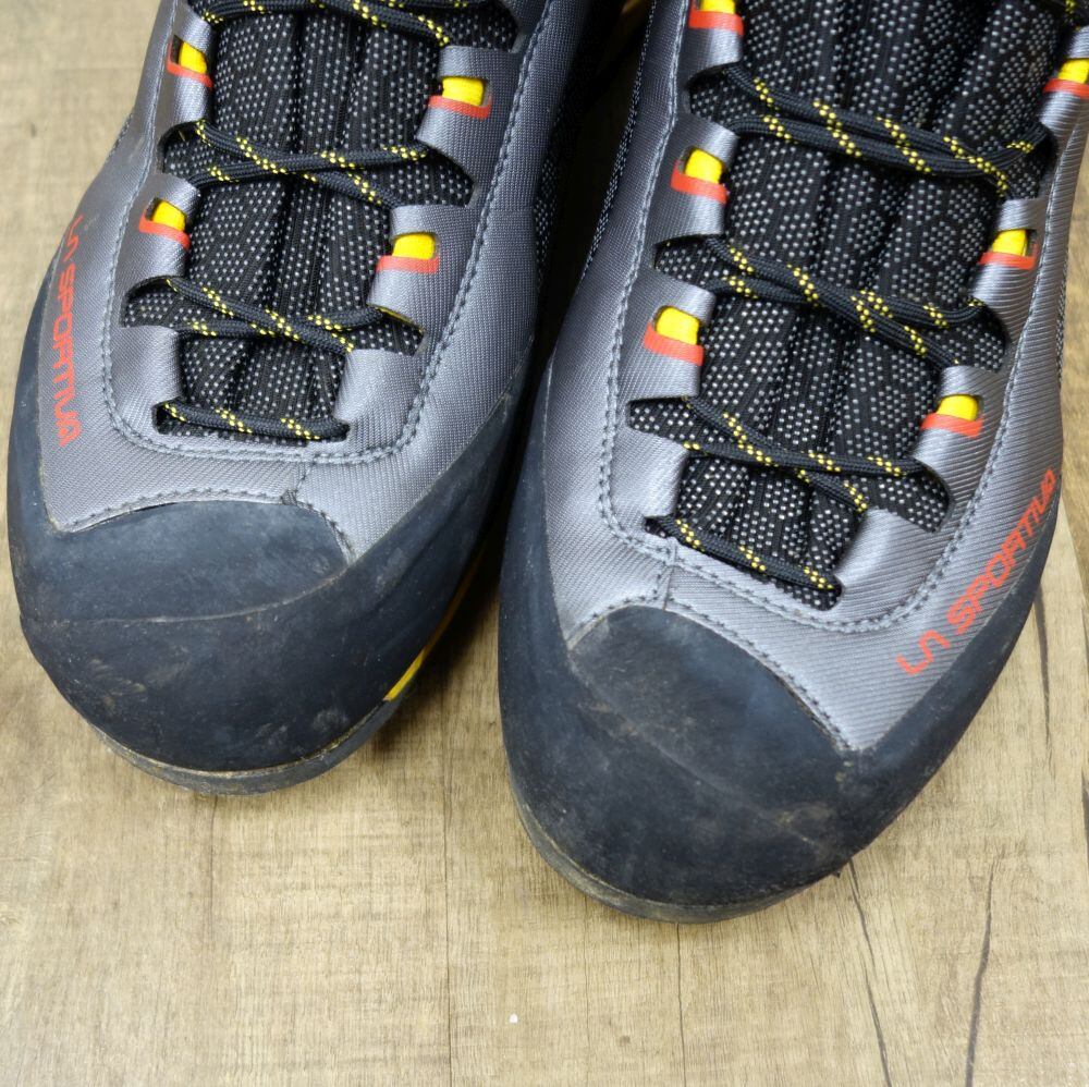 美品 スポルティバ LA SPORTIVA TRANGO TOWER GTX トランゴタワー EU44