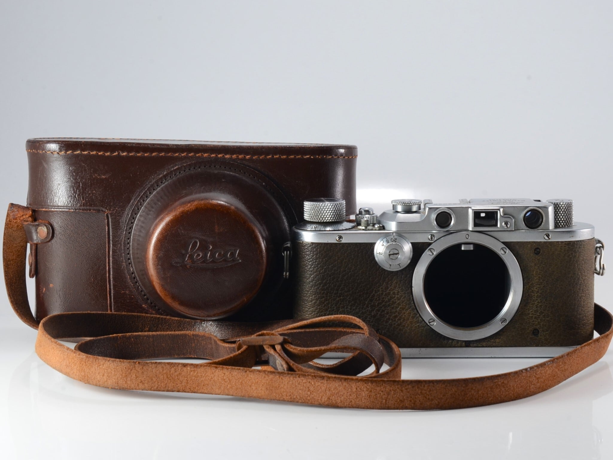 ★Leica ライカ IIIa ボディ ケース付き★ Leica IIIa ボディ 革ケース付 ライカ（60763） | サンライズカメラ