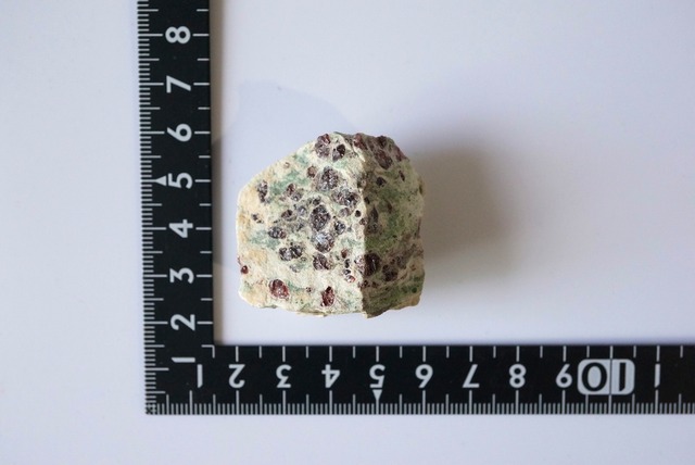 パイロープガーネット / クロムダイオプサイト  Pyrope Garnet / Chrome Diopside