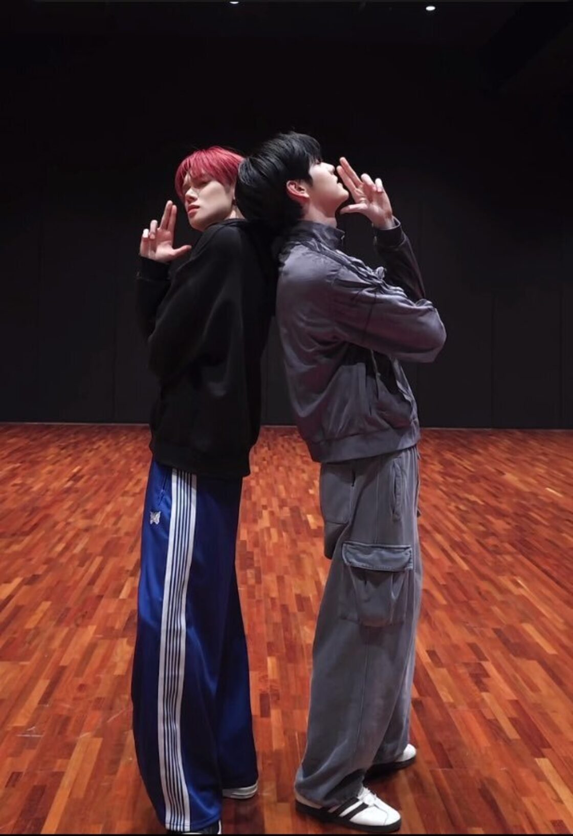 ☆TXT スビン 着用！！【Odd Studio】VELOUR SPORTY TRACK ZIP-UP | PAY ID