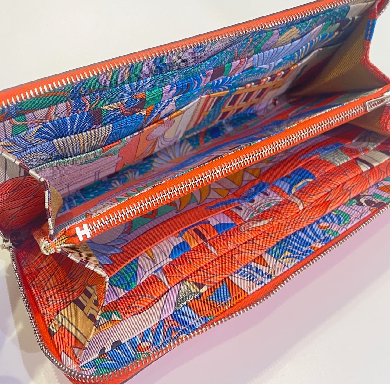 新品タグ付き HERMES ストール《ホライゾン》 オレンジ カレジェアン 《四輪馬車の車輪・バンダナ》 - マロン | Hermès