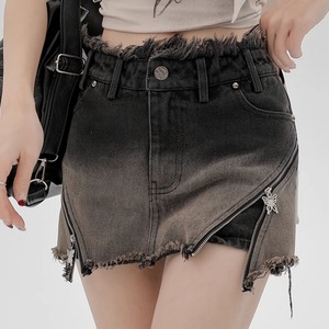 スカート デニム ショートパンツ ミニ丈 スカート風 キュロット グラデーション トレンド カットオフ ジップ チャーム 蝶々 バタフライ リボン 切り替え ヴィンテージ風 色褪せ かわいい 大人可愛い きれいめ シンプル カジュアル 大人 上品 おしゃれ お洒落 かっこいい レトロ 大人女子 こなれ感 ラフ ガーリー モード系  モダン 爽やか さわやか 無地 S M L XL 春 夏 秋 冬 シーズンレス オールシーズン デート お出かけ 女子会 休日 着回し 普段使い お揃い ブラック S M L