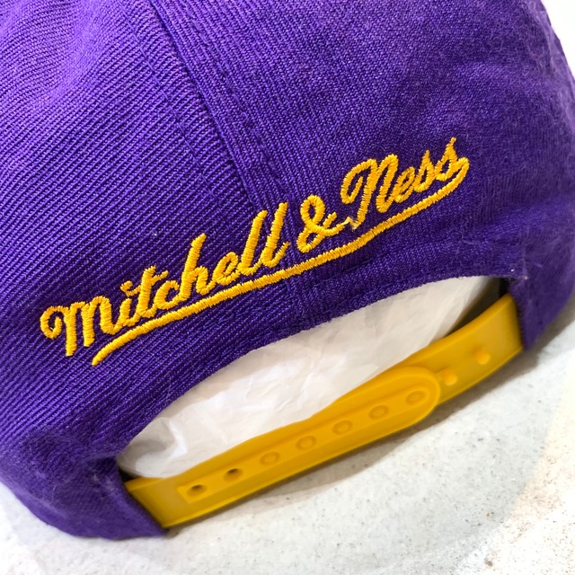ミッチェル＆ネス ロサンゼルスレイカーズ刺繍ロゴキャップ 帽子 パープル フリー