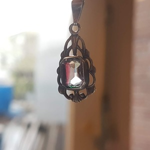 グラスペンダントの華奢なネックレス (x-64)