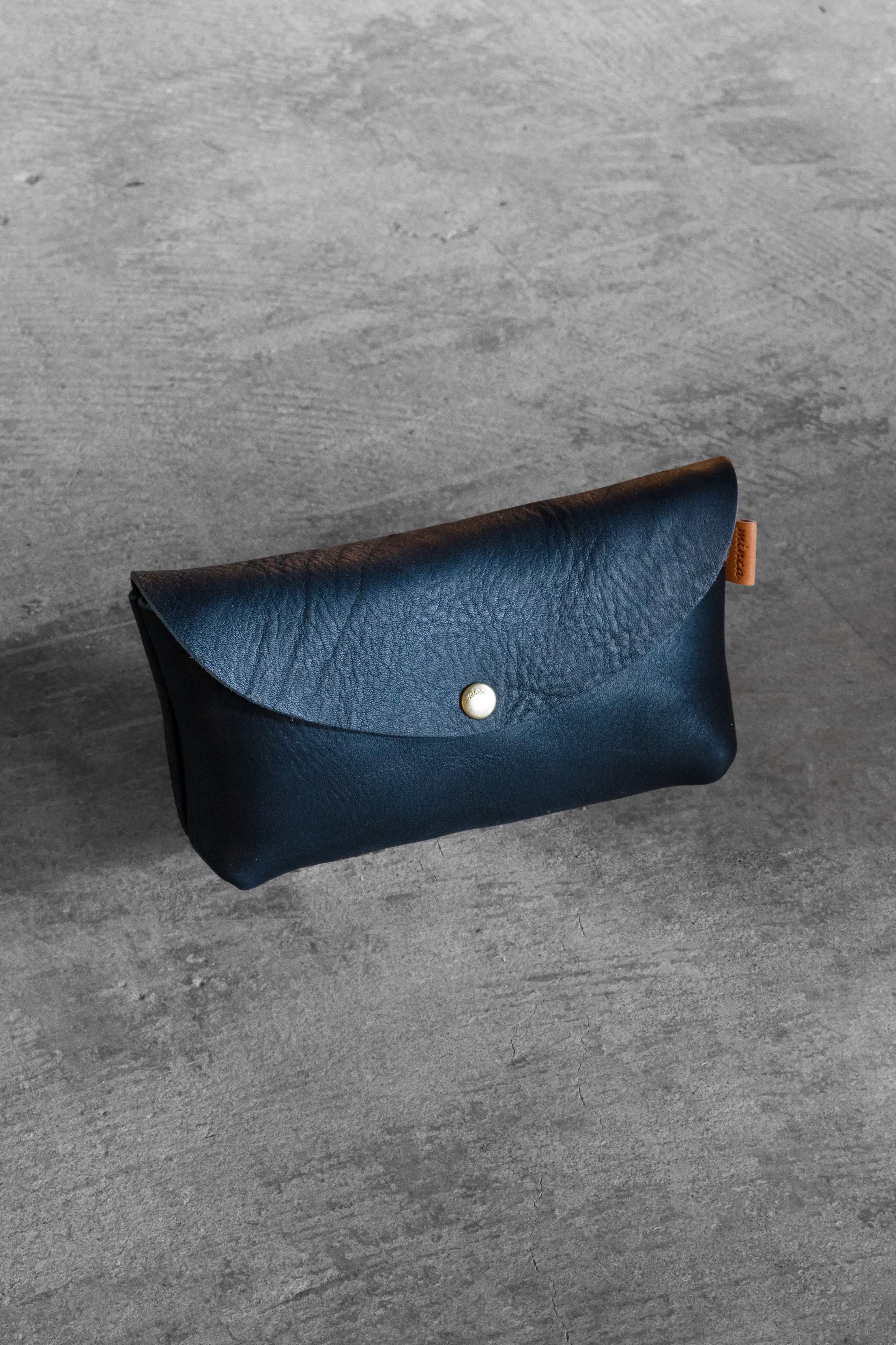 Pouch 02 / M | 高級皮革ならminca｜栃木レザーのバッグ 財布 名刺入 小物