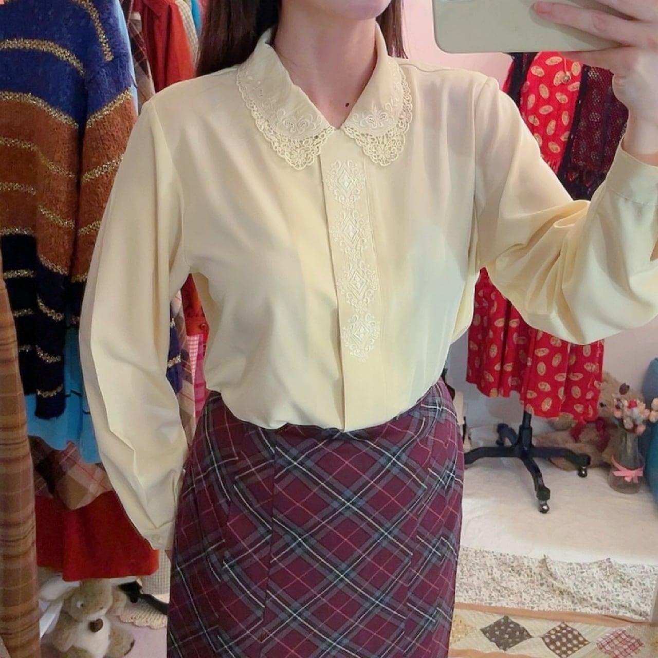 embroidery lace collar cream blouse