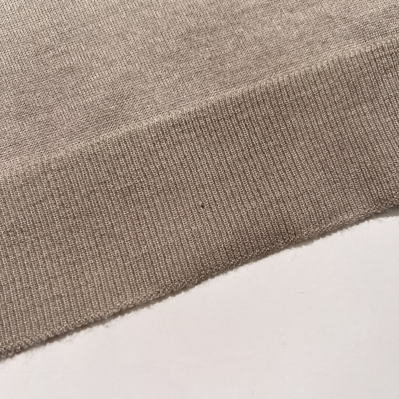 ETRO エトロ カシミヤ × シルク混 ハイゲージ ニットセーター カットソー サイズ 40 /グレー系/イタリー製/エトロジャパン