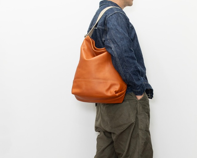 LEATER VERTICAL TOTE (M)【ES061】