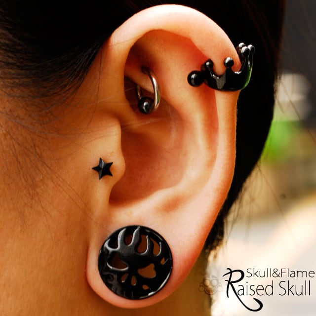 拡張ピアス 16mm ブラック Skull&Flame Raised ハイポリッシュ