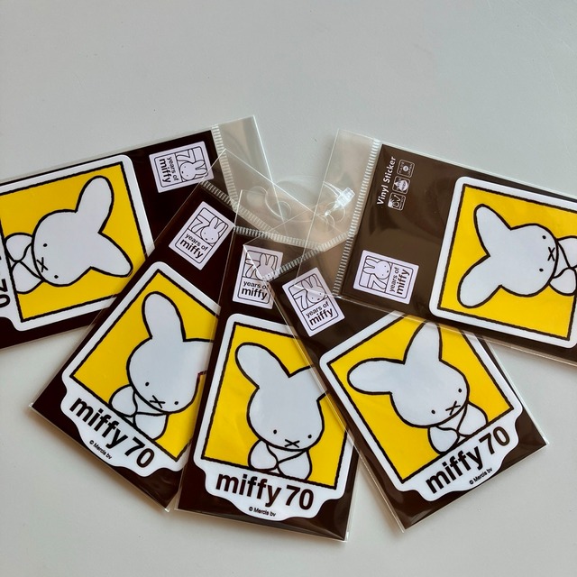 【限定】miffy70周年　004　ダイカットステッカー　CA40