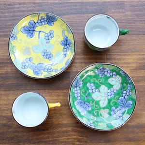【送料無料】有田焼　コーヒー碗皿　ぶどう（グリーン・イエロー） 3-026