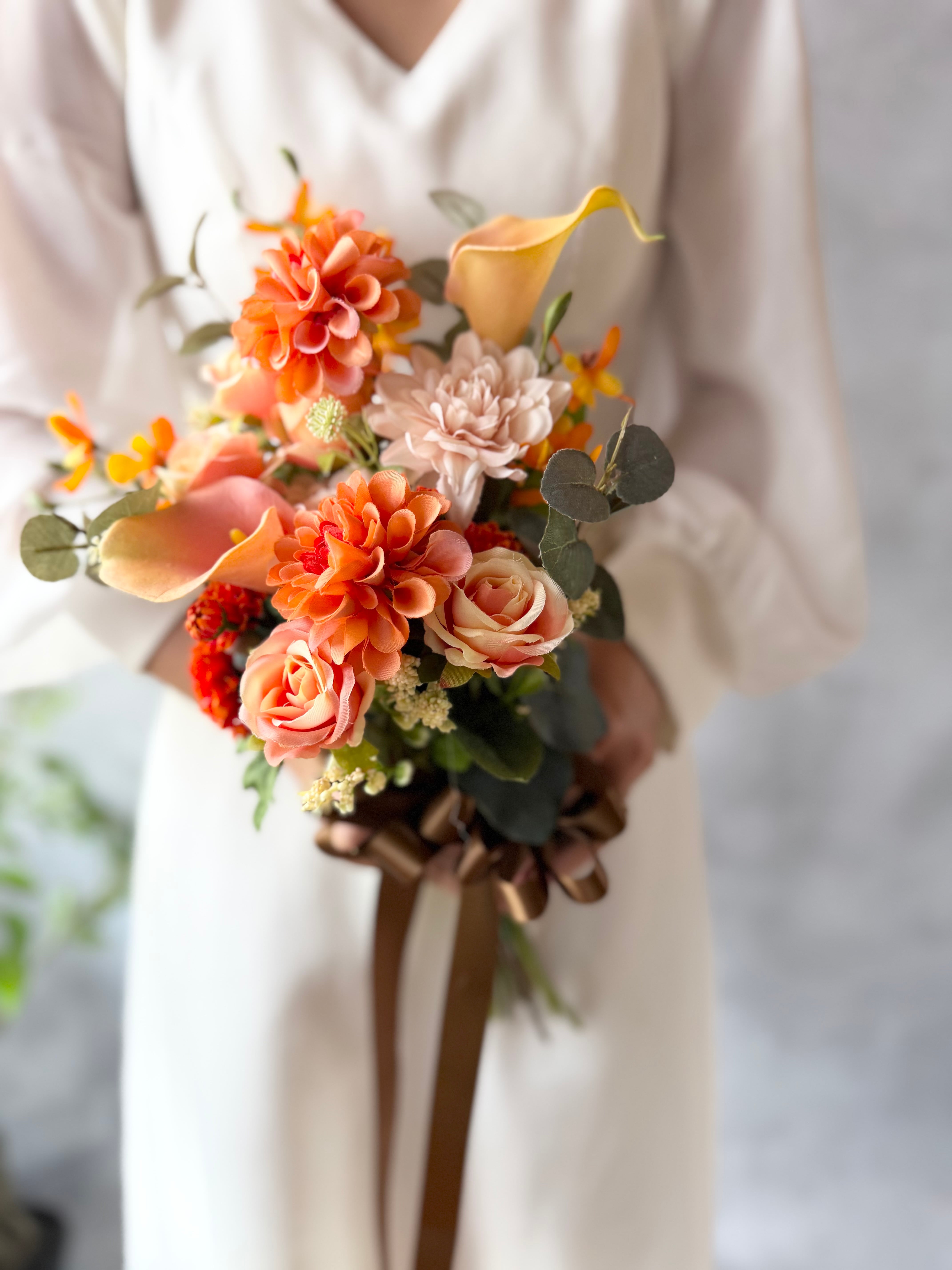 造花ブーケ ブートニア オレンジ 白 結婚式 ブライダル オレンジナチュラルクラッチブーケ☆ブートニアつき | houkiboshi