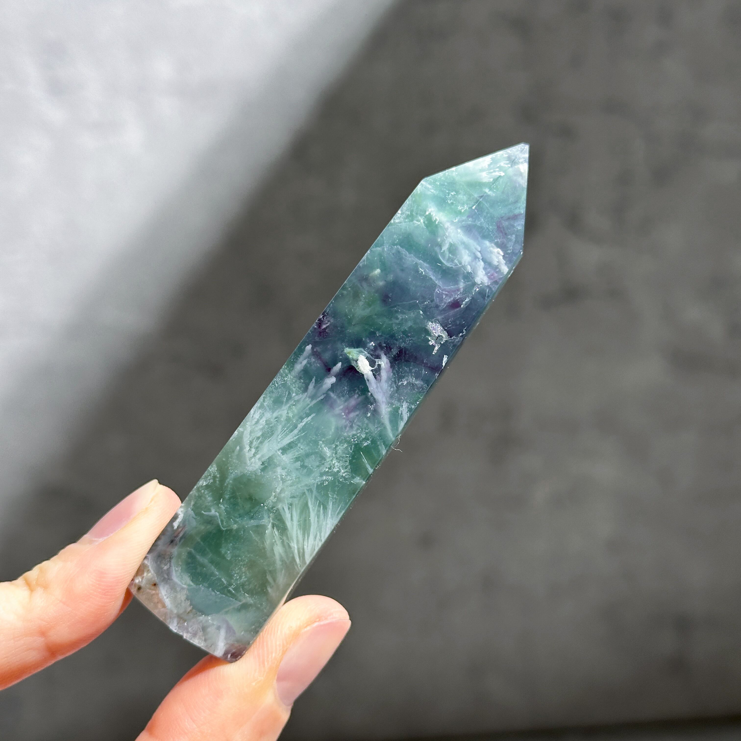 エンジェルフェザーフローライトタワー型 85◇ Angel Feather Fluorite