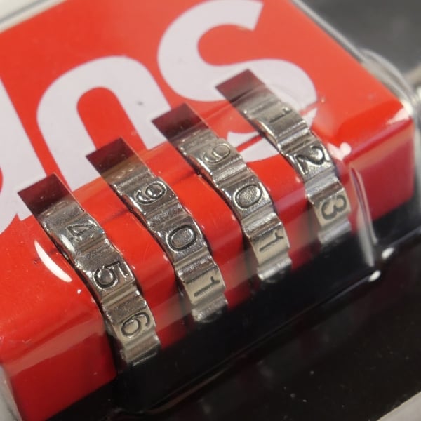 Supreme 19 SS Master Lock Numeric